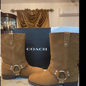 NWB coach Tara harness boots size 8 MSRP $395